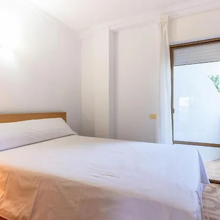Apartment 1 Bedroom Cozy In
